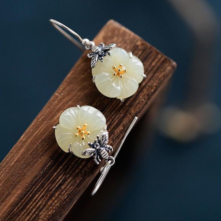 Elegant Silver Earring for Every Occasion