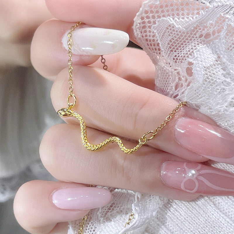 Stunning Necklace for Daily Wear