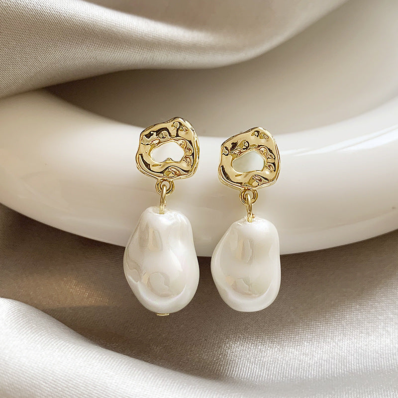Charming Pearl Earring for Any Occasion