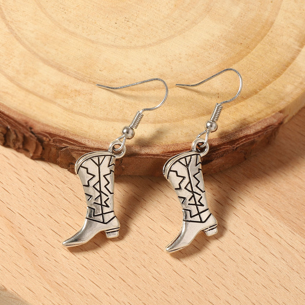 Charming Silver Earring for Any Occasion