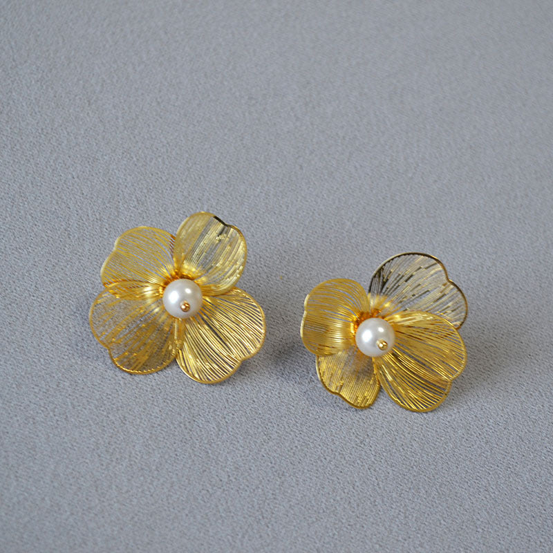 Stunning Silver Earring for Daily Wear