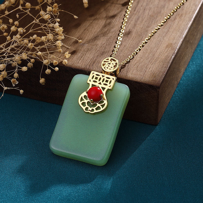 Romantic Gold Necklace for Special Moments