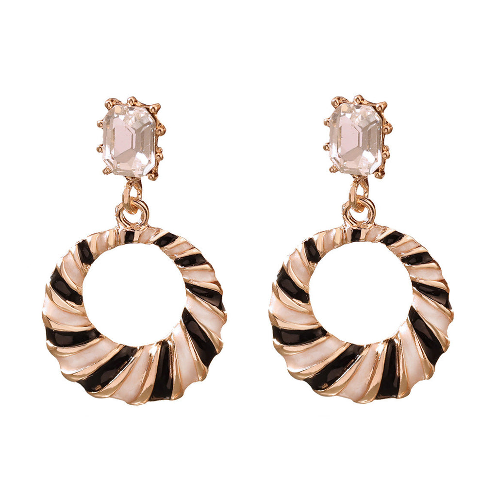 Classic Earring with Timeless Appeal