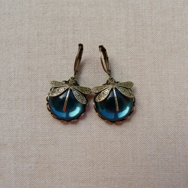 Beautiful Gold Earring with Unique Style