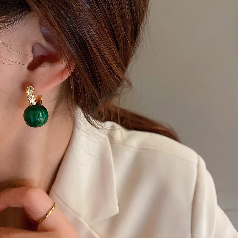 Elegant Gold Earring for Every Occasion
