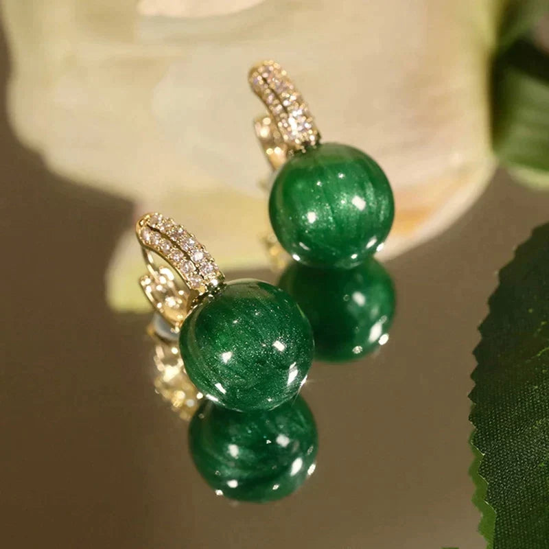 Elegant Gold Earring for Every Occasion