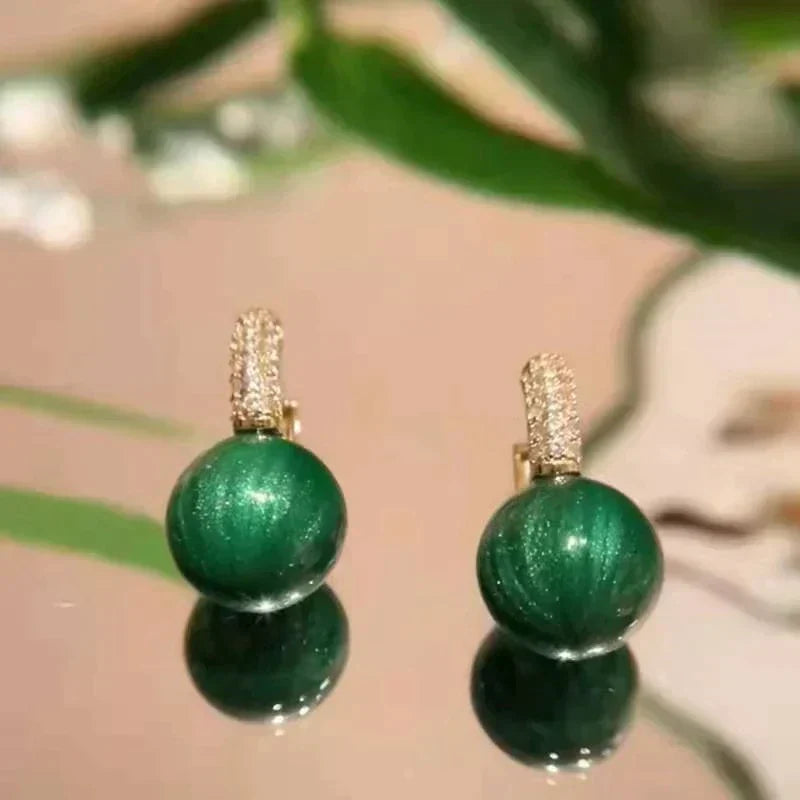 Elegant Gold Earring for Every Occasion