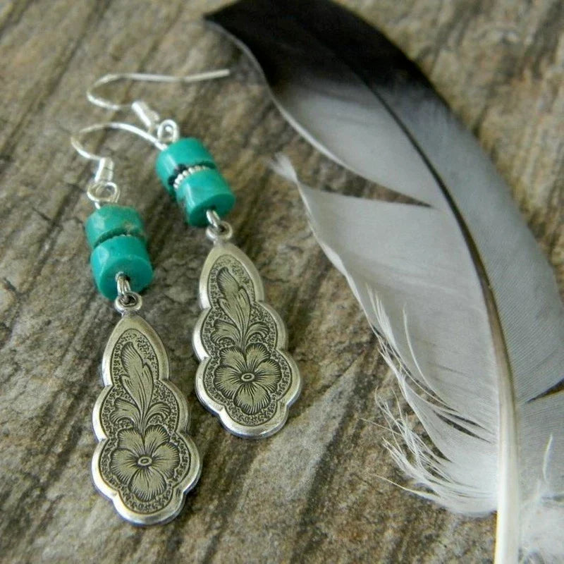 Charming Silver Earring for Any Occasion