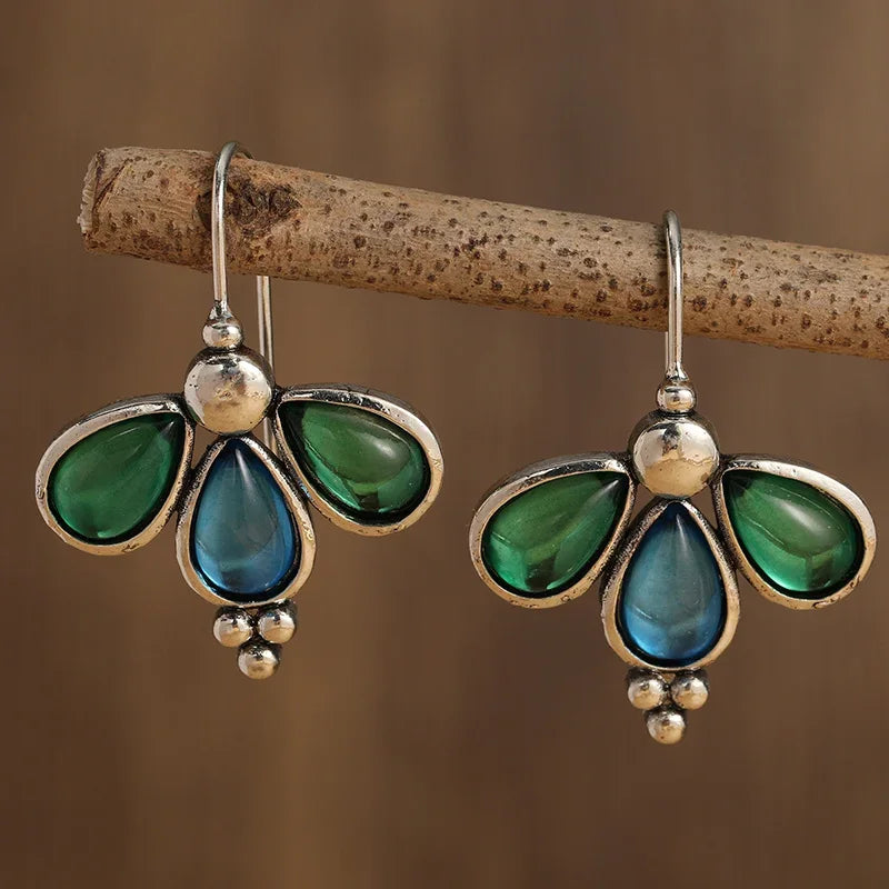 Charming Silver Earring for Any Occasion