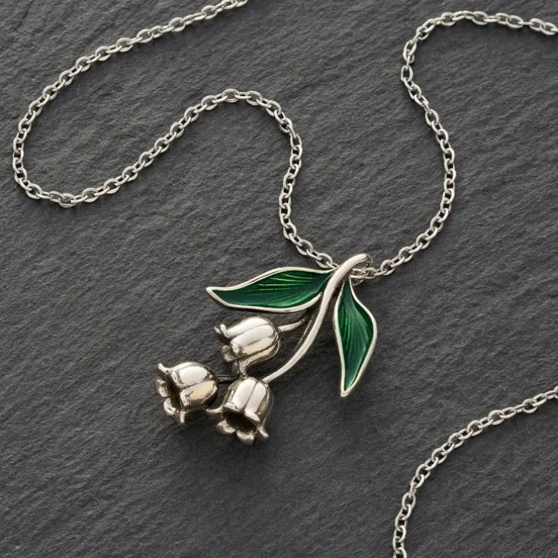 Charming Silver Necklace for Any Occasion