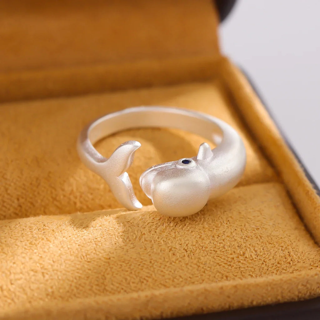 Classic Silver Ring with Timeless Appeal