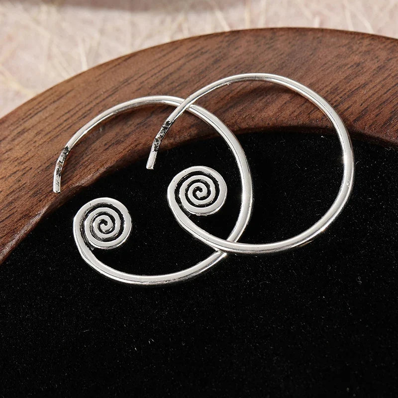 Romantic Silver Earring for Special Moments