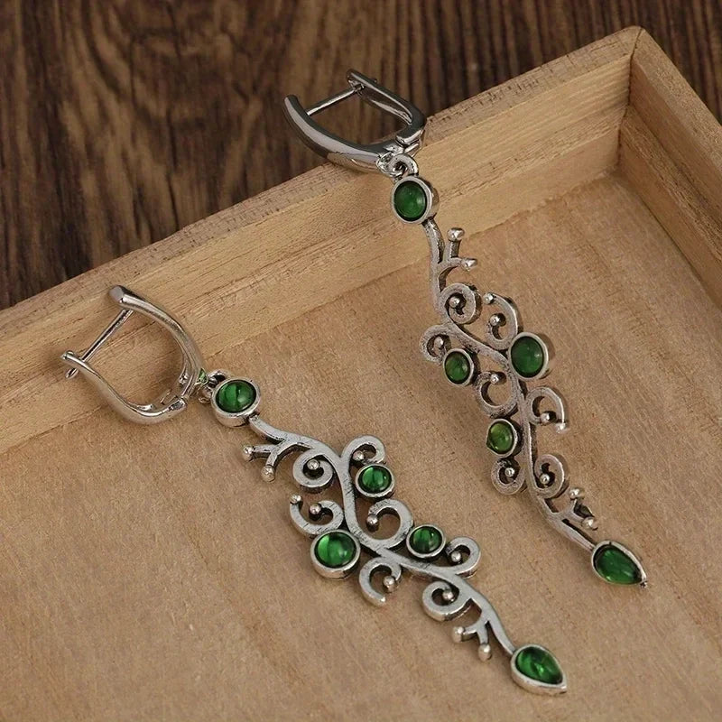 Charming Silver Earring for Any Occasion