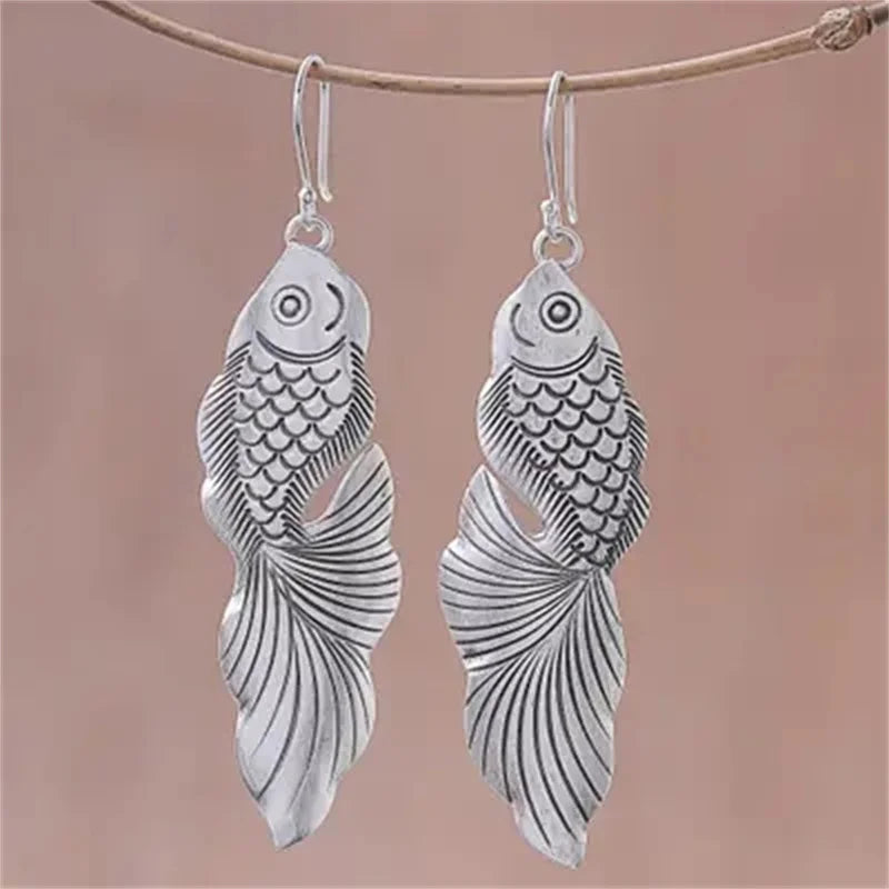 Elegant Gold Earring for Every Occasion