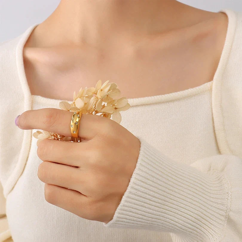Charming Gold Ring for Any Occasion