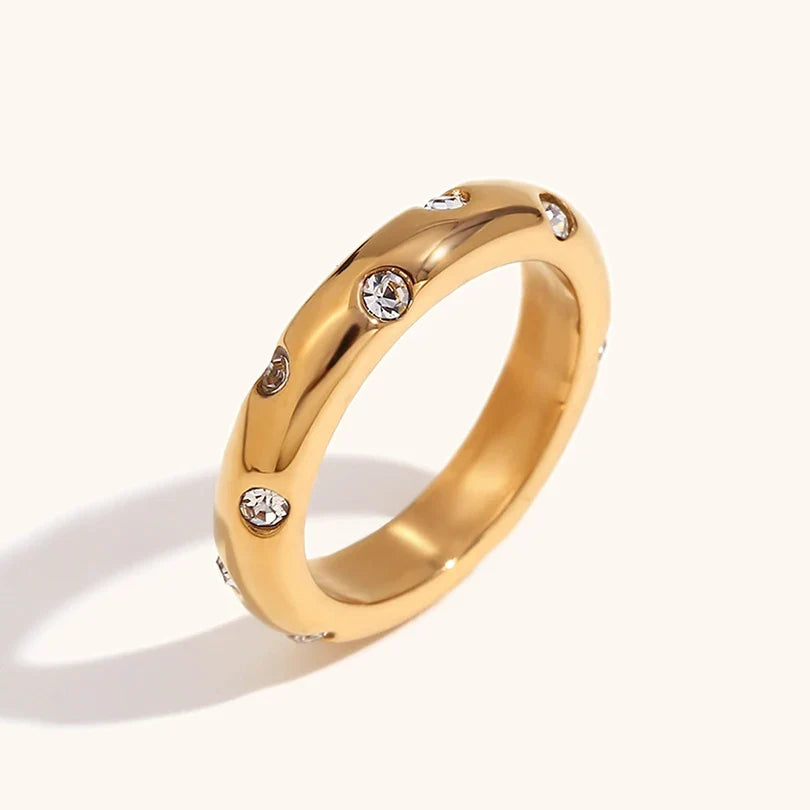 Charming Gold Ring for Any Occasion