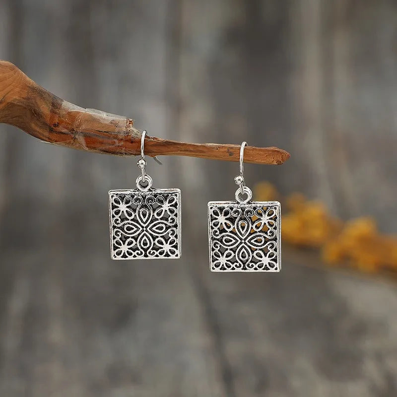 Charming Silver Earring for Any Occasion
