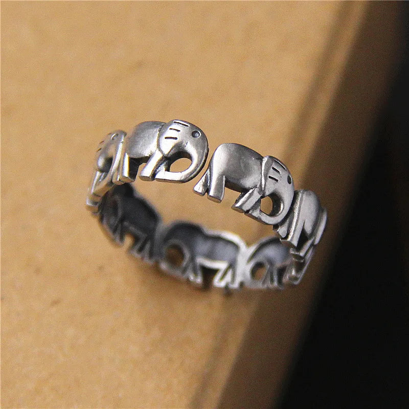 Classic Silver Ring with Timeless Appeal
