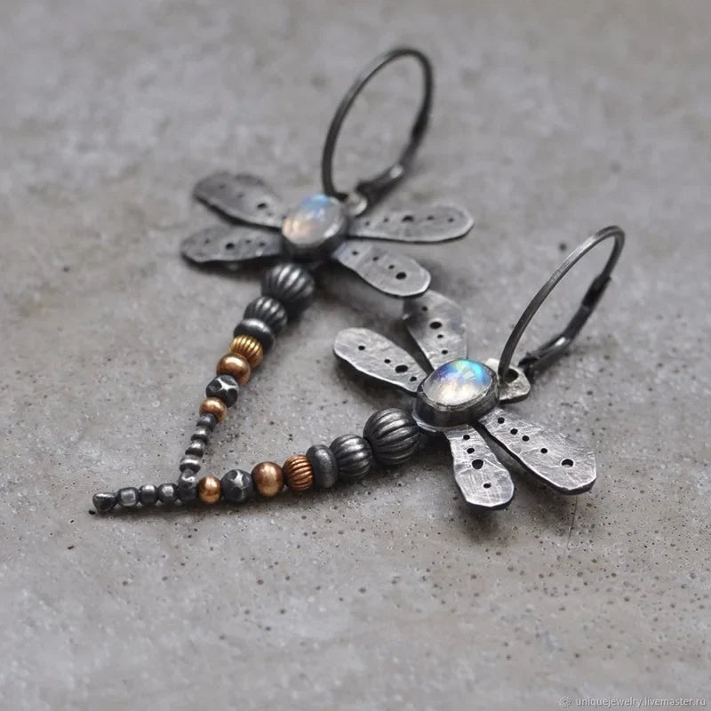 Charming Silver Earring for Any Occasion