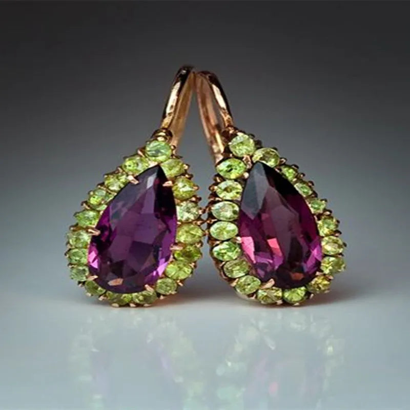 Charming Gold Earring for Any Occasion