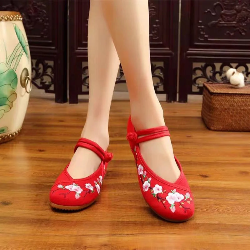 Versatile and Supportive Orthopedic Shoes