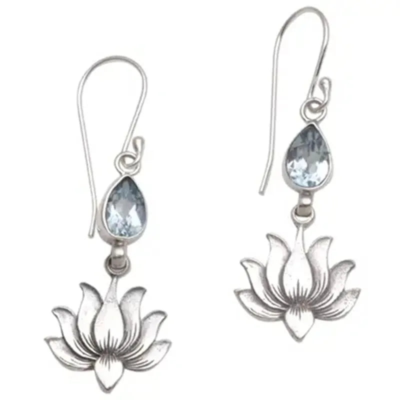 Romantic Silver Earring for Special Moments
