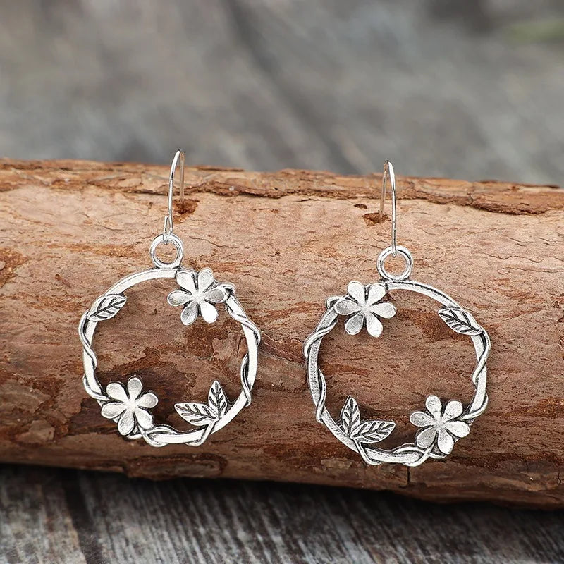 Romantic Silver Earring for Special Moments