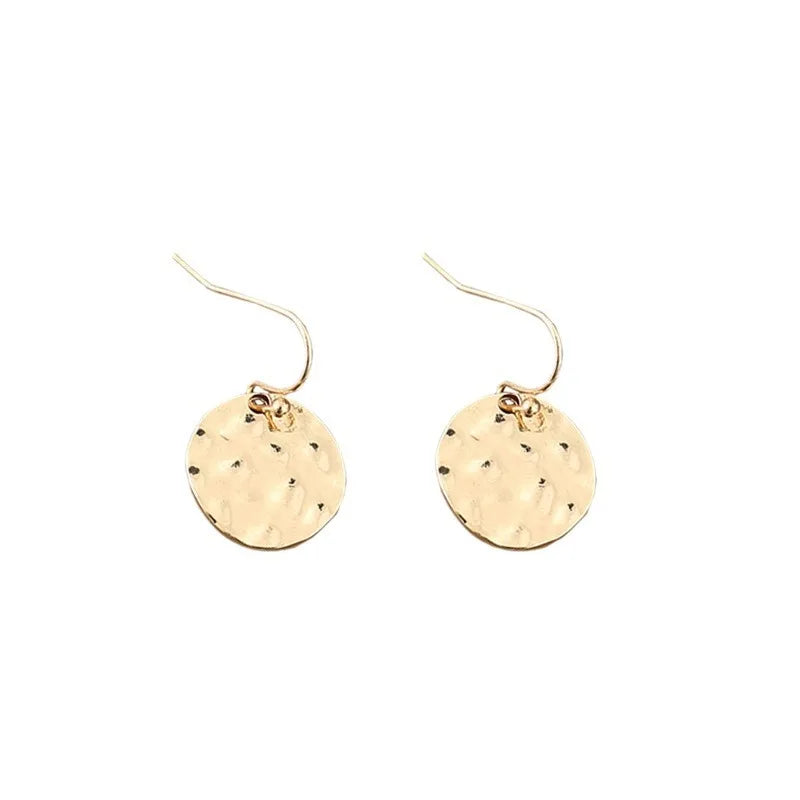 Classic Gold Earring with Timeless Appeal