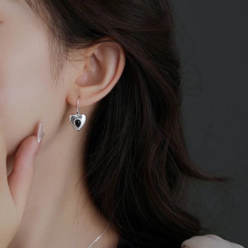 Charming Silver Earring for Any Occasion