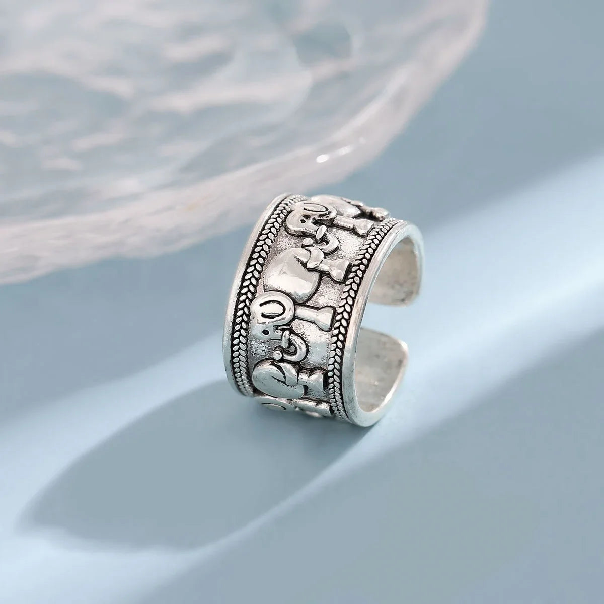 Classic Silver Ring with Timeless Appeal