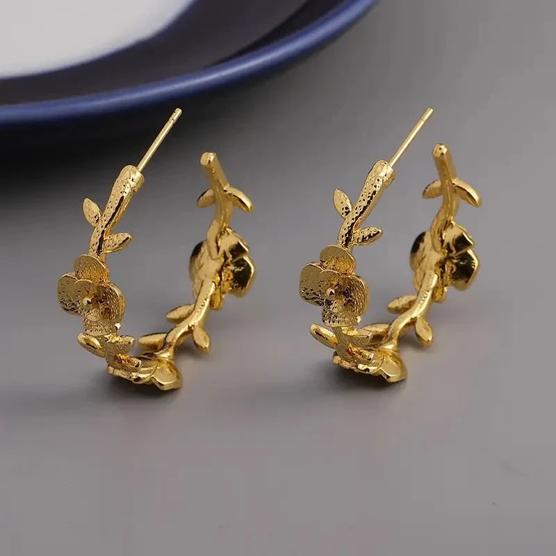 Vintage Handmade Gold Earring