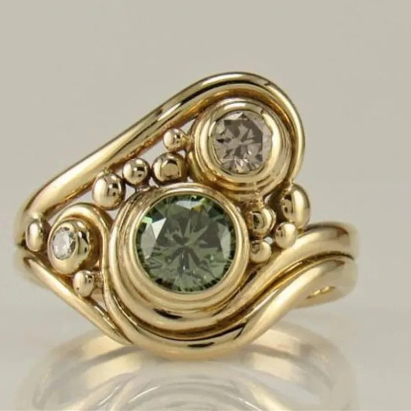 Classic Gold Ring with Timeless Appeal