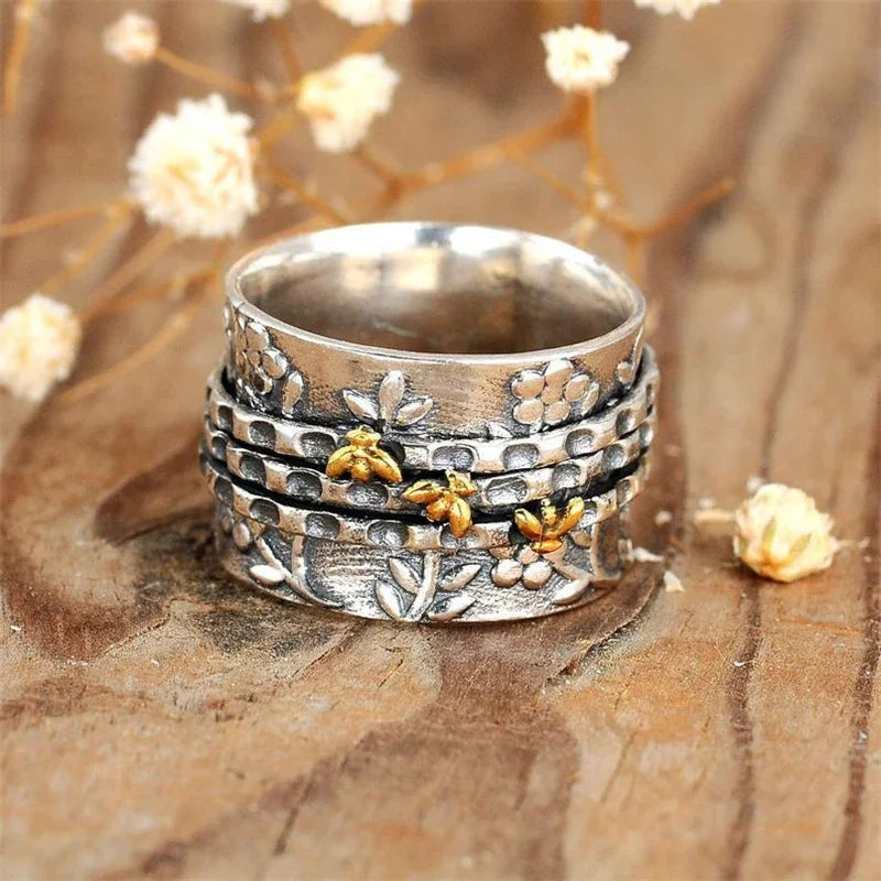 Classic Silver Ring with Timeless Appeal