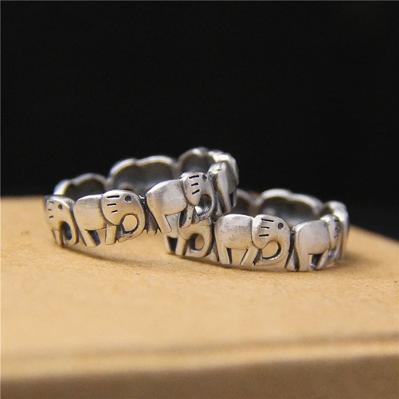 Classic Silver Ring with Timeless Appeal