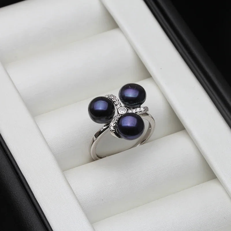 Classic Silver Ring with Timeless Appeal