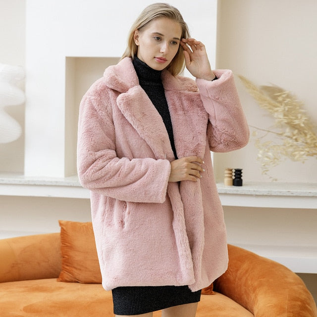 JO | Luxurious fur coat for women