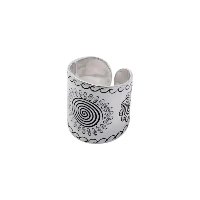 Charming Silver Ring for Any Occasion