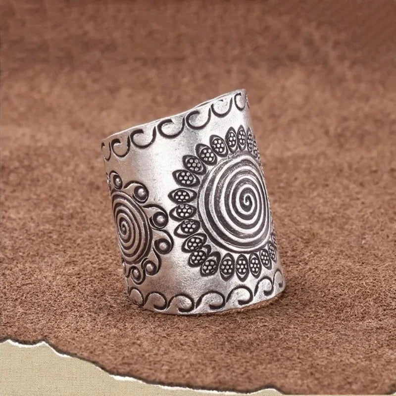 Charming Silver Ring for Any Occasion
