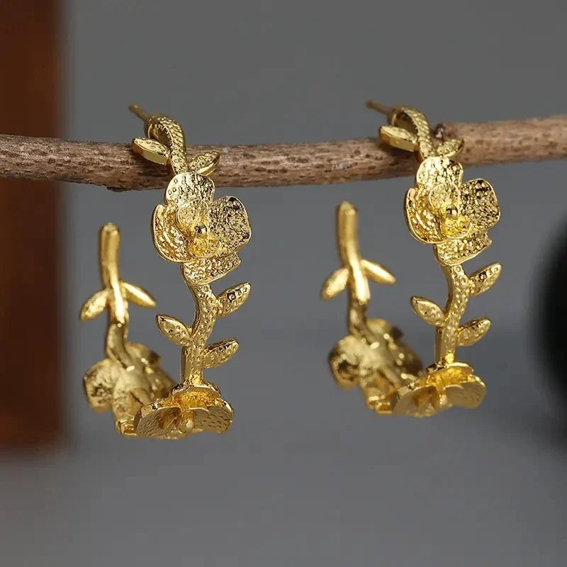 Vintage Handmade Gold Earring