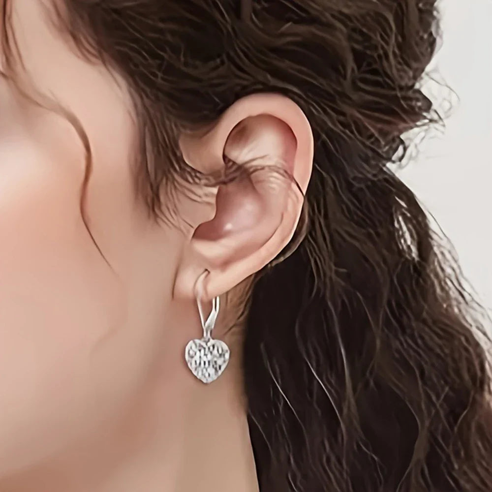 Charming Silver Earring for Any Occasion