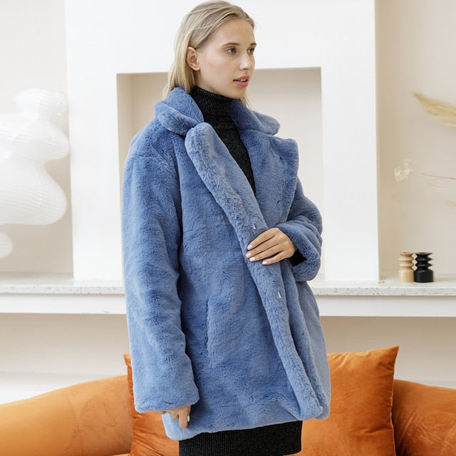 JO | Luxurious fur coat for women