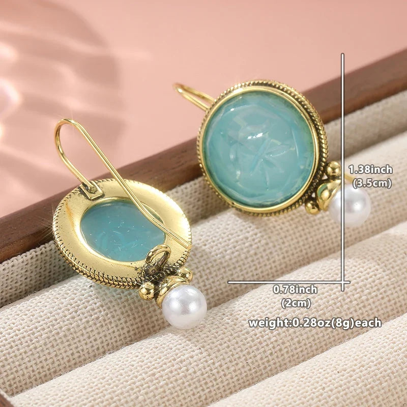 Beautiful Gold Earring with Unique Style