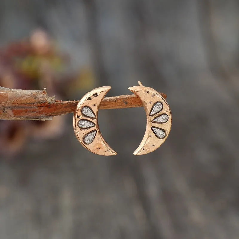 Beautiful Gold Earring with Unique Style