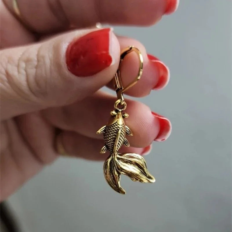 Stunning Gold Earring for Daily Wear