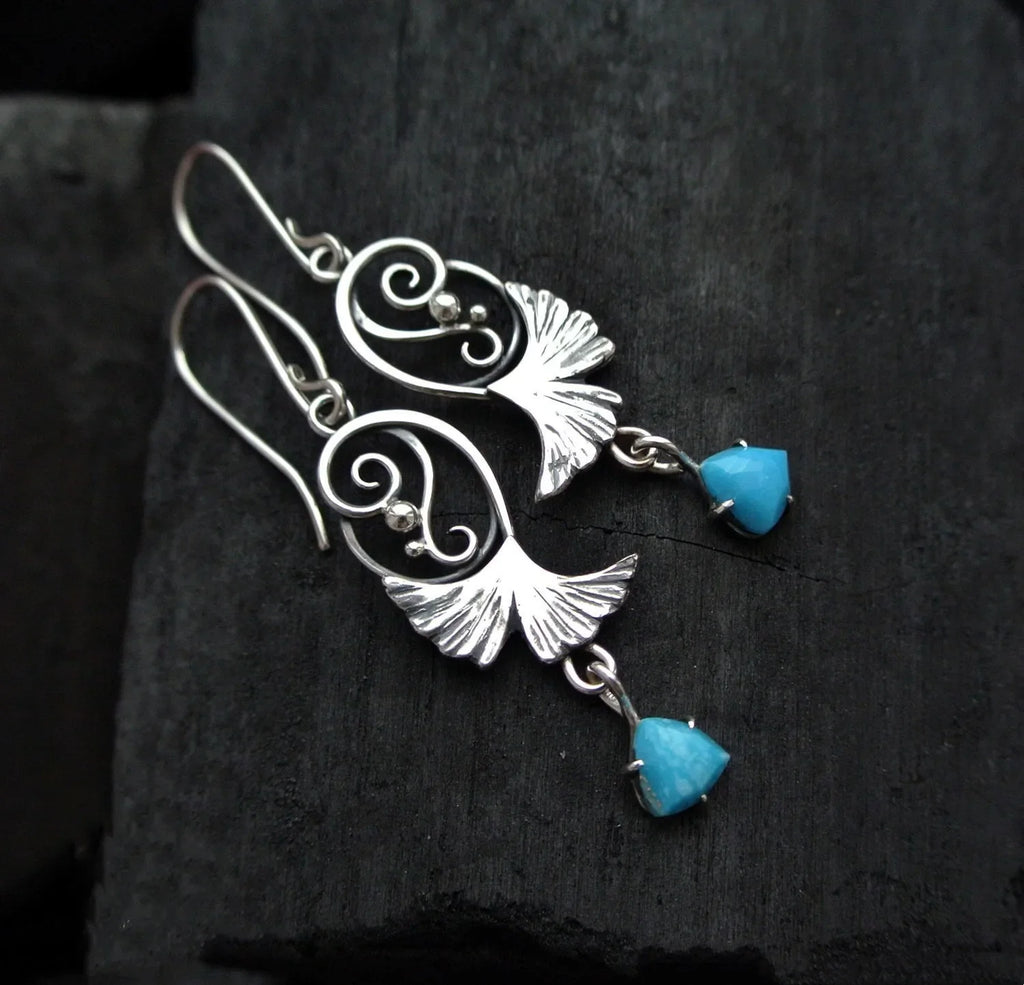 Charming Silver Earring for Any Occasion