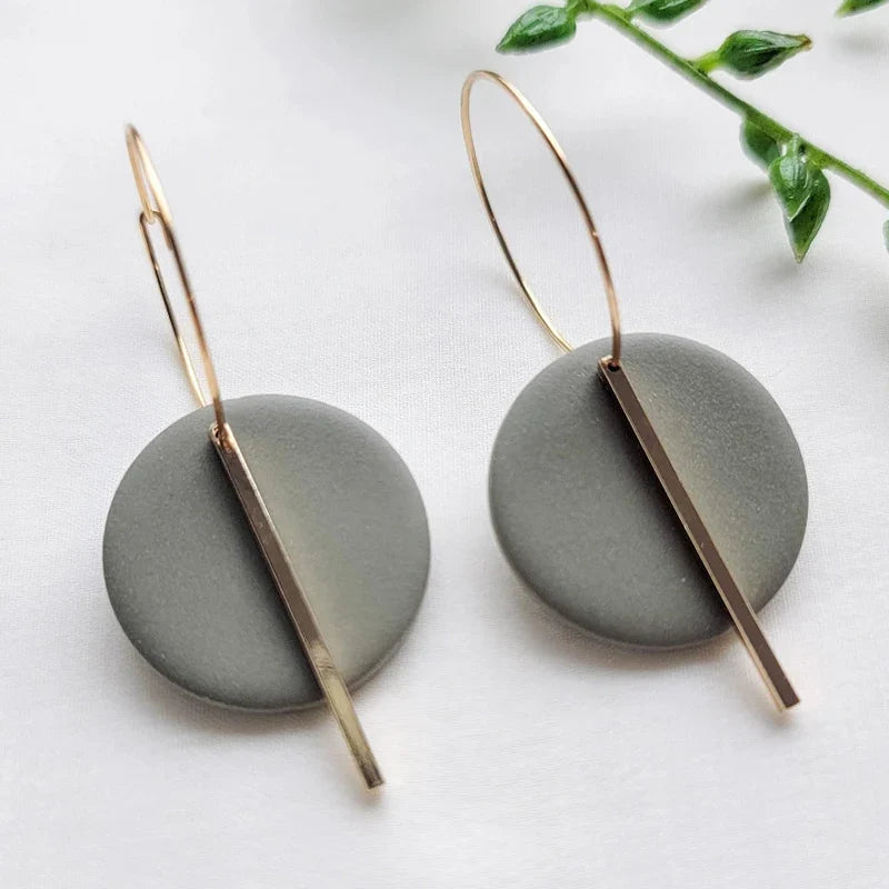 Classic Gold Earring with Timeless Appeal