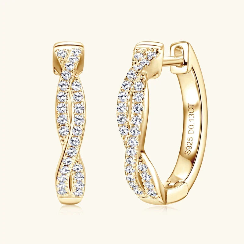 Charming Gold Earring for Any Occasion
