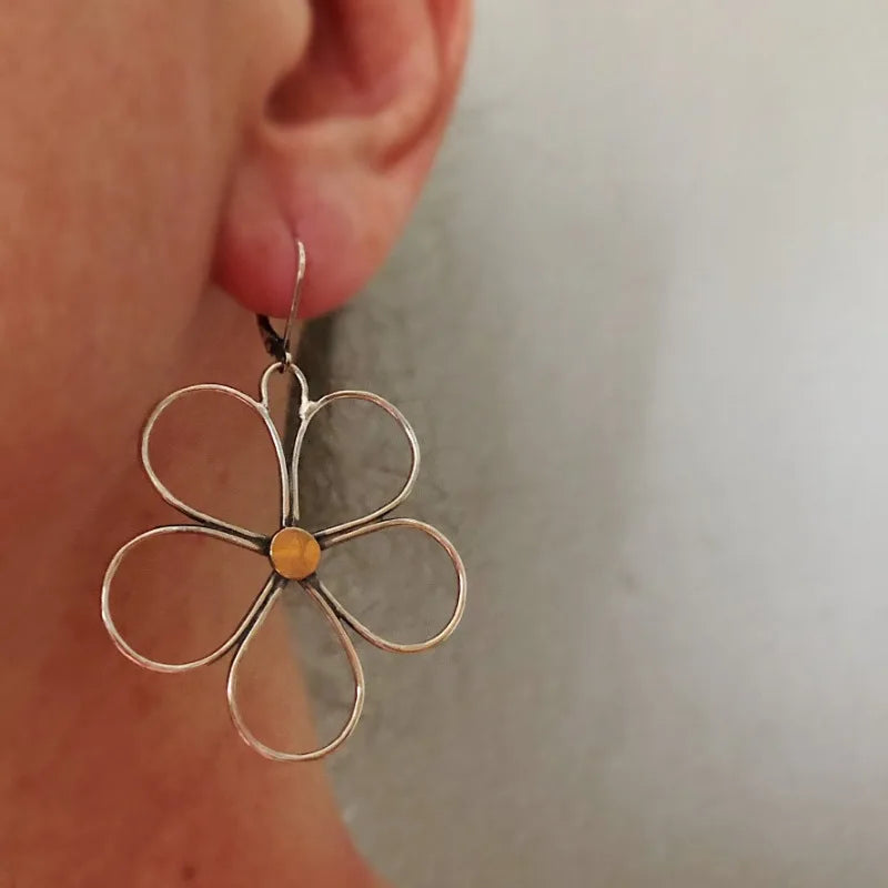 Romantic Silver Earring for Special Moments