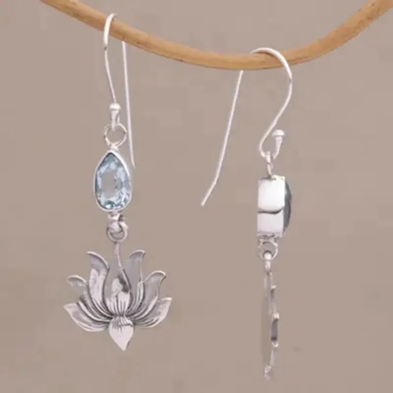 Romantic Silver Earring for Special Moments