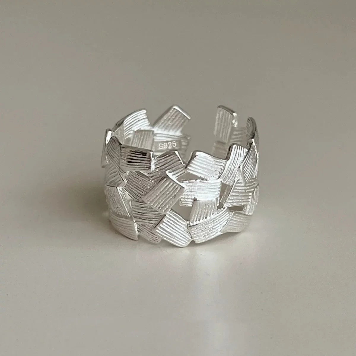 Charming Silver Ring for Any Occasion